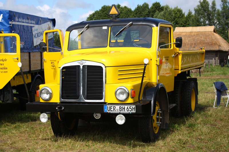 IFA S4000-1 (1958-1967) mit Kipperaufbau