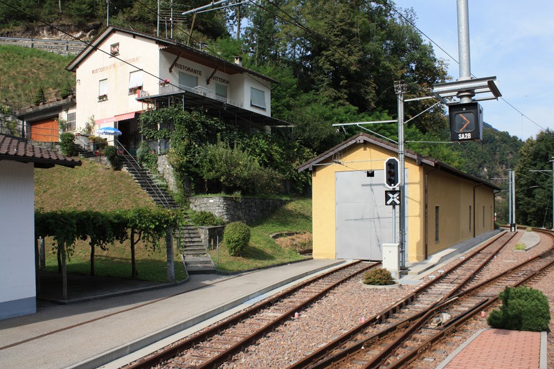Ristorante „Vittoria“ und Triebwagenschuppen in Camedo