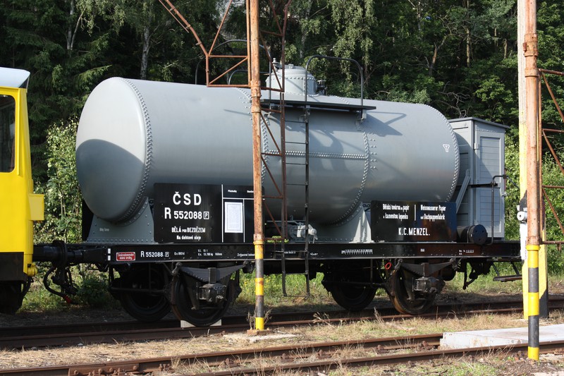 Historischer Teerwagen in Harrachov