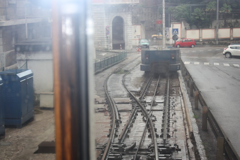 Der Seilbahntraktor steht bereit ...