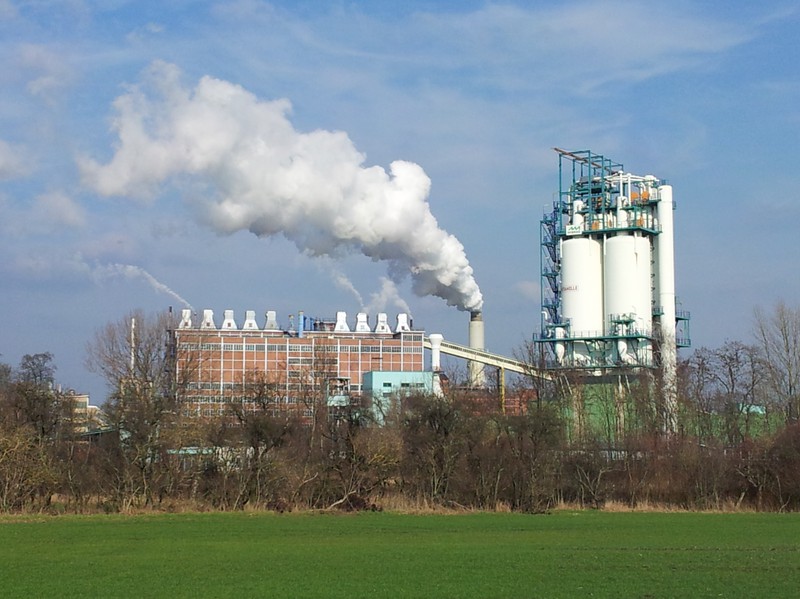 Brikettfabrik und Staubsilo