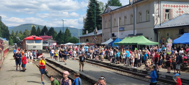 Volksfestcharakter in Kořenov