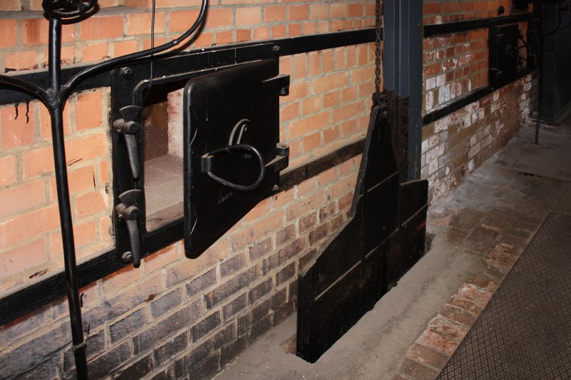 Kesselrückwand mit Schieber