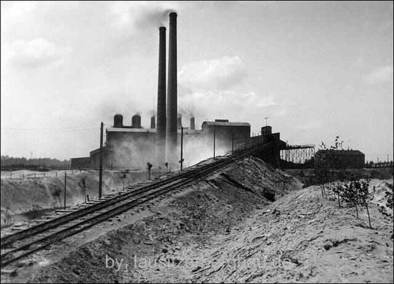 Brikettfabrik Kausche mit Kettenbahn