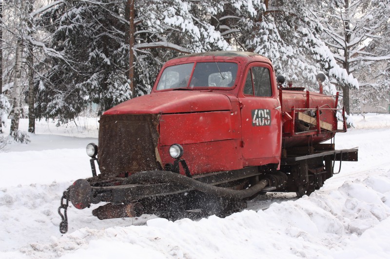 Дрезина 405